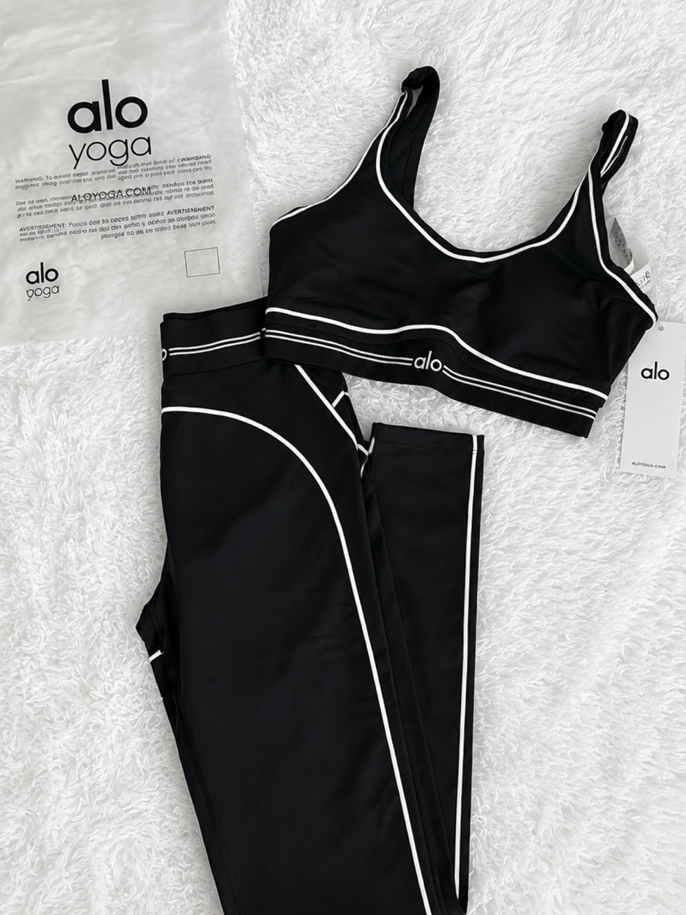 Alo Yoga Black & White Activewear Set Size Medium